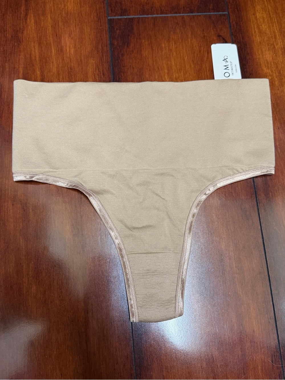 Soma Seamless Ultralight Thong, SZ M/L,Almond,NWT